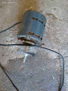 lot 851 image: Bench Grinder