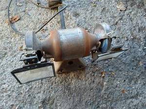 lot 865 image: Electric Bench Grinder