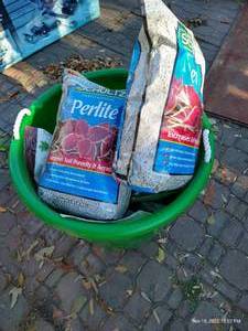 lot 873 image: Large Plastic Tub Filled With Garden Items - Fertilizer, Insect Killer, Etc