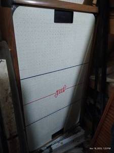 lot 902 image: Air Hockey Table