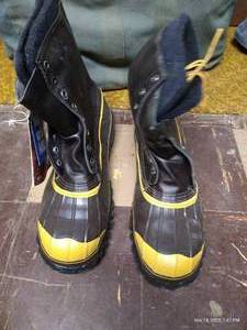 lot 916 image: New LaCrosse Size 14 Lined Boots