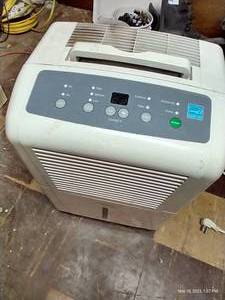 lot 922 image: SoleusAir 45 Pint Dehumidifier