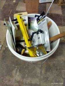 lot 935 image: Nice 5 Gallon Bucket With Mostly New Tools