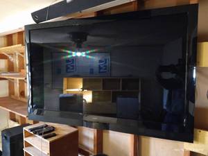 lot 941 image: Vizio 55 Flat Screen TV