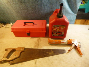 lot 15 image: Garage Items
