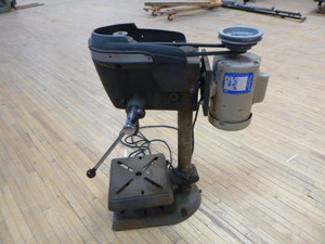 lot 28 image: Craftsman Drill Press