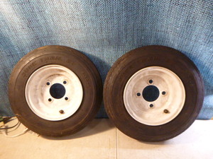 lot 29 image: 2 Sure Trail Tires