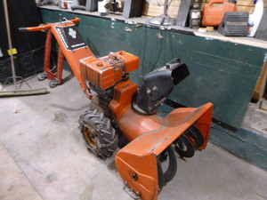 lot 59 image: Gilson Gas Snowblower