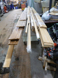 lot 60 image: Bundle of Trim Pieces