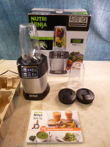 lot 67 image: Nutri Ninja Single Serve Blender