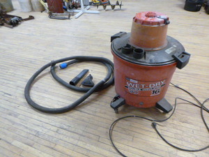 lot 111 image: Craftsman WetDry Vac