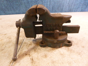 lot 116 image: Fulton Bench Vise