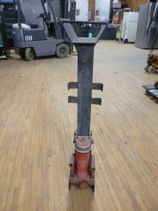 lot 120 image: Log Splitter