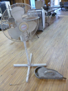 lot 156 image: Drywall Banjo and Fan