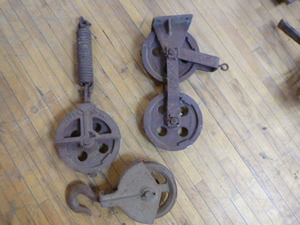 lot 172 image: Pulley Set