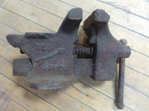 lot 182 image: Red Arrow Anvil Vise