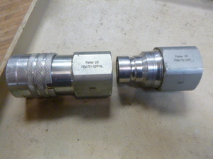 lot 184 image: Pair of Hydraulic Quick Release Couplings