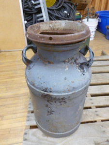 lot 186 image: Vintage Milk Can