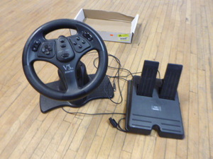 lot 40 image: V3FX InterAct Racing Wheel