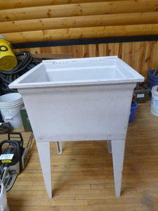 lot 197 image: Heavy Plastic Utility Tub