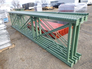 lot 4 image: 6 Pallet Racking Frames