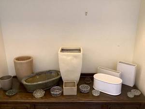 lot 74 image: Planter Lot