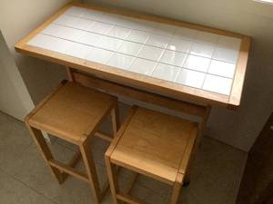 lot 75 image: Rolling Table w 2 Stools