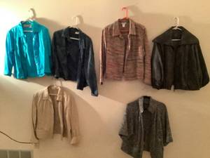 lot 57 image: Womens XL Shirts