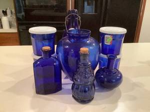 lot 544 image: Blue Kitchen Dcor