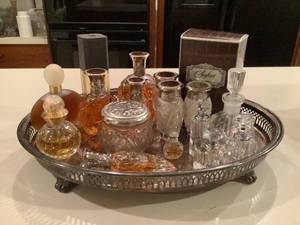 lot 550 image: Perfume Lot