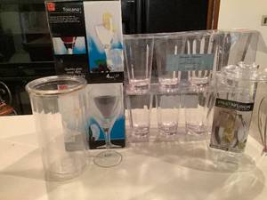 lot 372 image: Drinkware