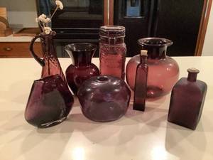 lot 577 image: Purple Glass Dcor