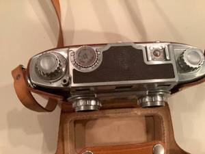 lot 556 image: Vintage Revere Stereo 33 Camera
