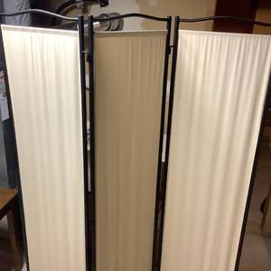 lot 568 image: Screen