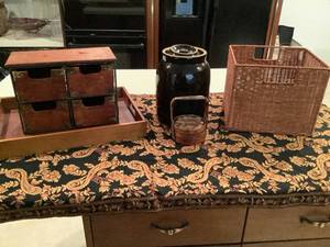 lot 611 image: Home Dcor