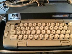 lot 359 image: Vintage Typewriter