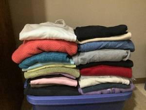 lot 601 image: Womens XL Shirts