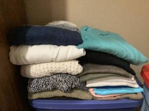 lot 602 image: Womens XL Shirts