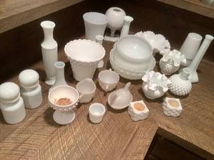 lot 628 image: Milk Glass and White Glass