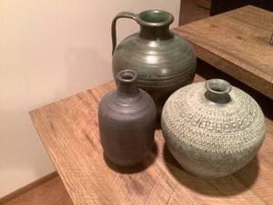 lot 632 image: Vases