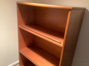 lot 633 image: Wooden Bookshelf