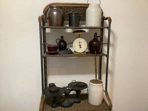 lot 647 image: Antique Items