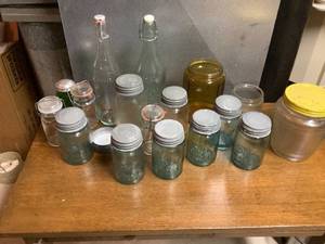 lot 650 image: Antique, Vintage & Newer Jars
