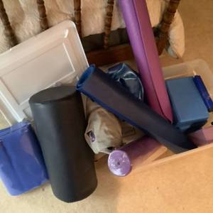 lot 663 image: Yoga Lot