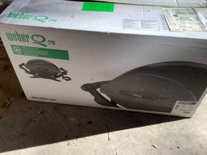 lot 676 image: Weber Grill