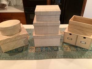 lot 653 image: Home Storage