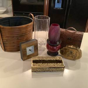 lot 661 image: Home Decor Lot