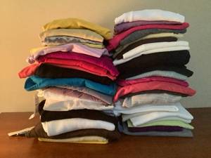 lot 681 image: Womens Tops