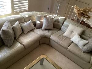 lot 207 image: Salotti Natuzzi Sectional