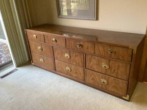 lot 217 image: Thomasville Dresser